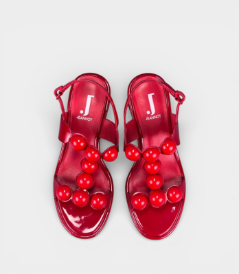 Босоніжки JEANNOT з бусами червоні пара зверху Made in Italy