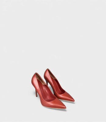 Жіночі коричневі шкіряні туфлі Sergio Levantesi вид спереду з гострим носком